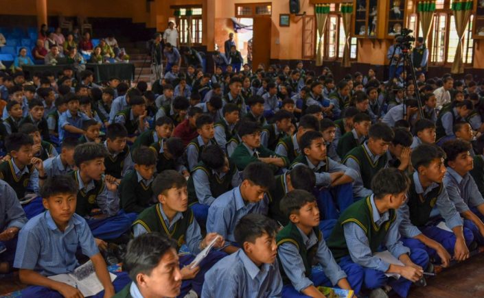 བོད་མིའི་སློབ་གྲྭ་ཁག་གིས་རྒྱ་གར་རྒྱལ་ཡོངས་ཡིག་རྒྱུགས་ནང་གྲུབ་འབྲས་མུ་མཐུད་ལེགས་པོ་ཐོབ་པ།