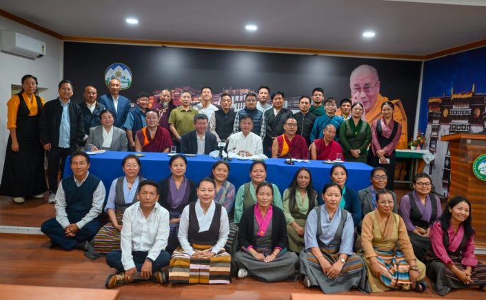 ཤེས་རིག་ལས་ཁུངས་ནས་བོད་པའི་སློབ་གྲྭ་ཁག་གི་སཱི་ཤེས་ཡོན་སློབ་གསོའི་མཐུན་སྦྱོར་བ་རྣམས་ལ་ཉིན་གསུམ་རིང་སཱི་ཤེས་ཡོན་སློབ་གསོའི་ཟབ་སྦྱོང་གོ་སྒྲིག་གནང་བ།