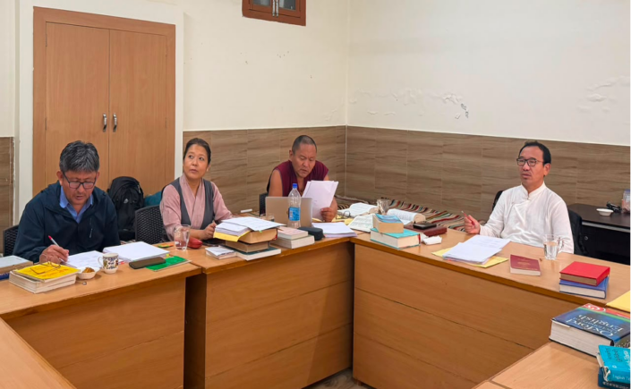 ཆེས་མཐོའི་བརྡ་ཆད་གཏན་འབེབས་ལྷན་ཚོགས་ཐེངས་ཞེ་གསུམ་པ་ལེགས་གྲུབ་ཟིན་པ། ཆེས་མཐོའི་བརྡ་ཆད་གཏན་འབེབས་ལྷན་ཚོགས་ཐེངས་ཞེ་གསུམ་པ་ལེགས་གྲུབ་ཟིན་པ།